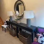 Tatil Evi Elegant Townhouse Steps From Historic Castle