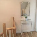 Elegant Townhouse Steps From Historic Castle *