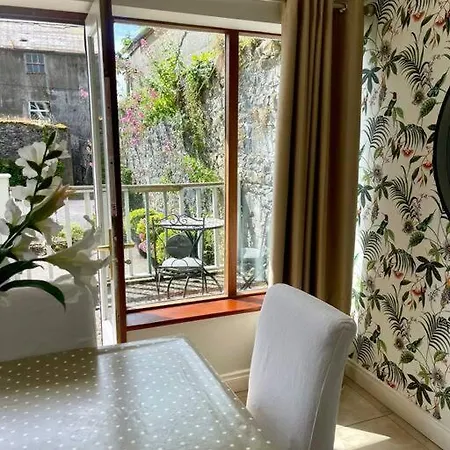 Holiday home Elegant Townhouse Steps From Historic Castle *