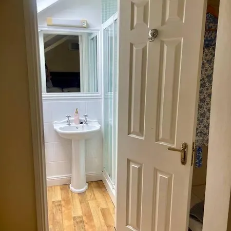 Casa vacanze Elegant Townhouse Steps From Historic Castle