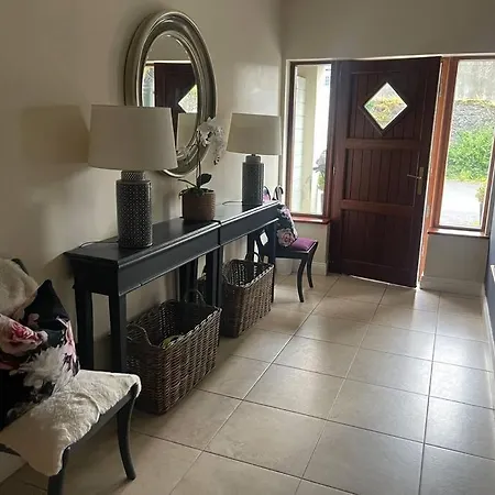 Holiday home Elegant Townhouse Steps From Historic Castle Birr